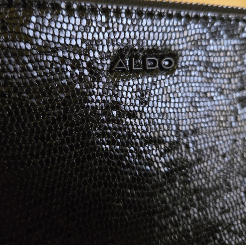 Aldo Black Wristlet With Gun Metal Chain - Picture 3 of 4
